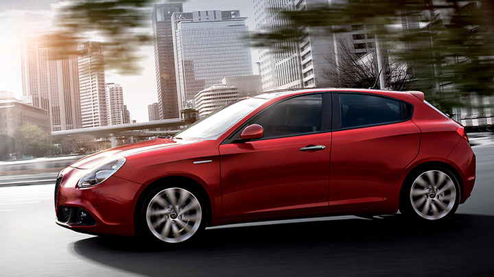 alfa_romeo_giulietta_red_hatchback_desktop_720x404.jpg