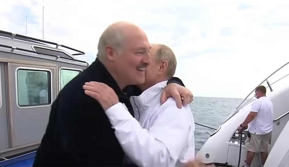 lukasenko-putin-screenshot-youtube.jpg