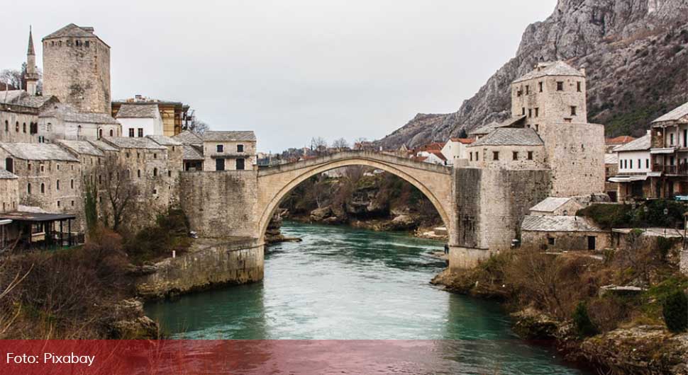 Rijeka Neretva više nije iste boje