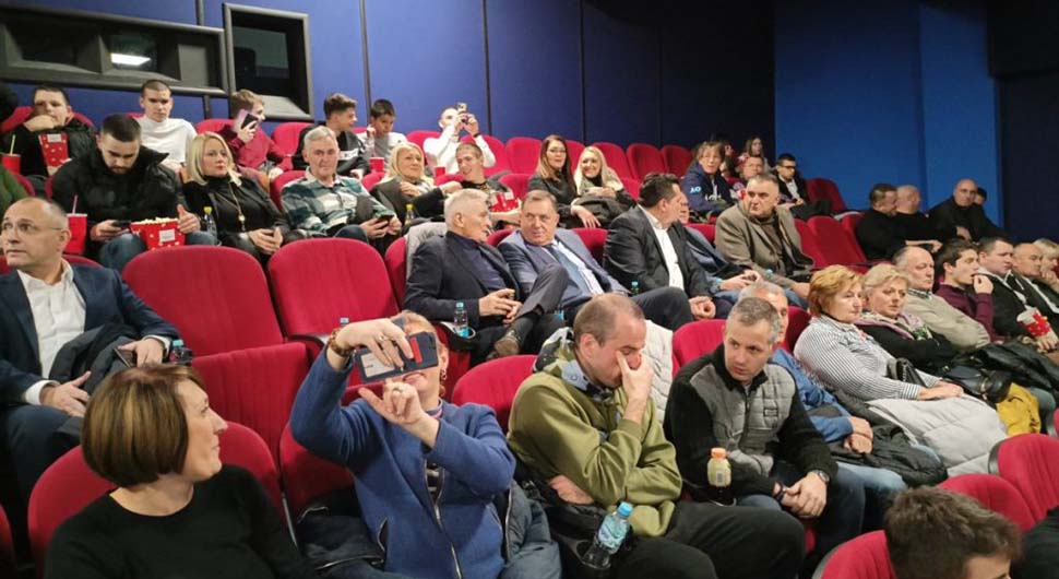 Dodik Na Premijeri Filma "Oluja"