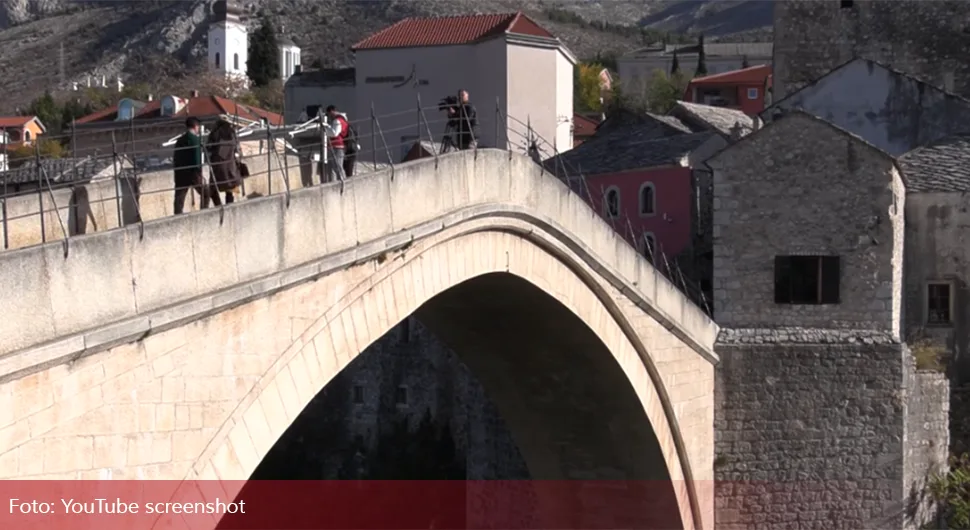 Užas u Mostaru: Poginuo turista iz Srbije, pao sa zida prilikom fotografisanja