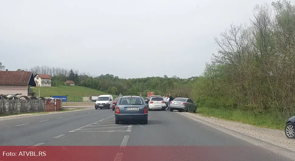 Sudar tri auta u Dragočaju
