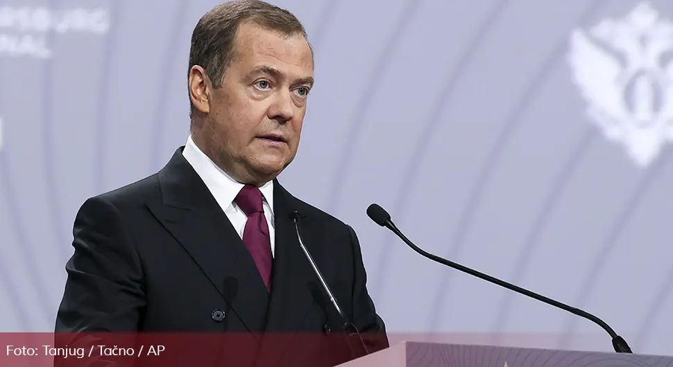 Medvedev: NATO će primiti Ukrajinu pod uslovom da pređe sa kokaina na marihuanu!