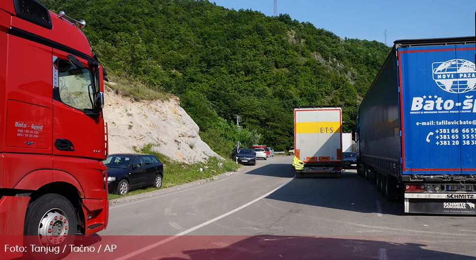 Priština promijenila odluku - na KiM mogu da uđu kamioni sa stranom robom