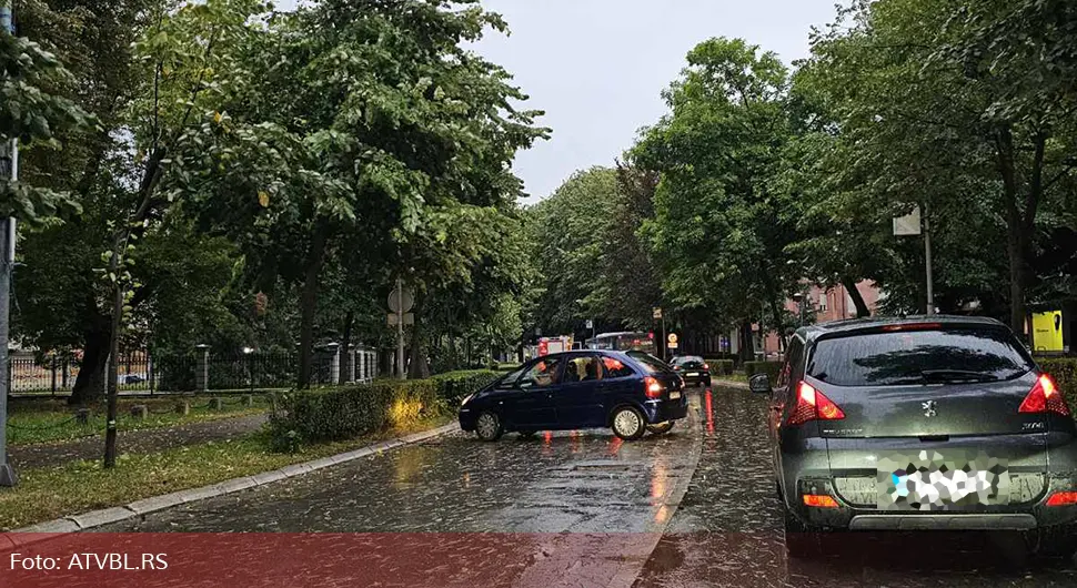 Upozorenje Banjalučanima: Zaštitite dobra zbog mogućeg olujnog nevremena