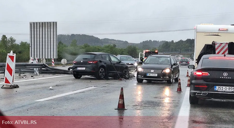 Težak udes na auto-putu kod Laktaša, saobraćaj otežan