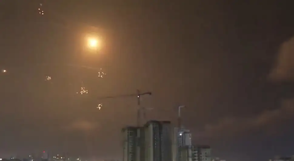 Pogledajte kako izraelska željezna kupola uništava Hamasove rakete
