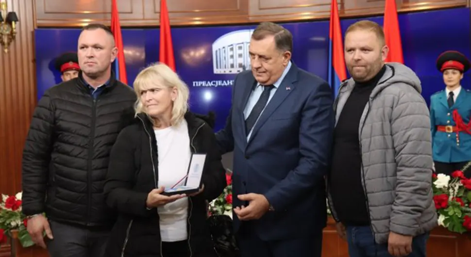 Uručena posthumna odlikovanja za borce - Dodik: Nastavljamo borbu za Srpsku