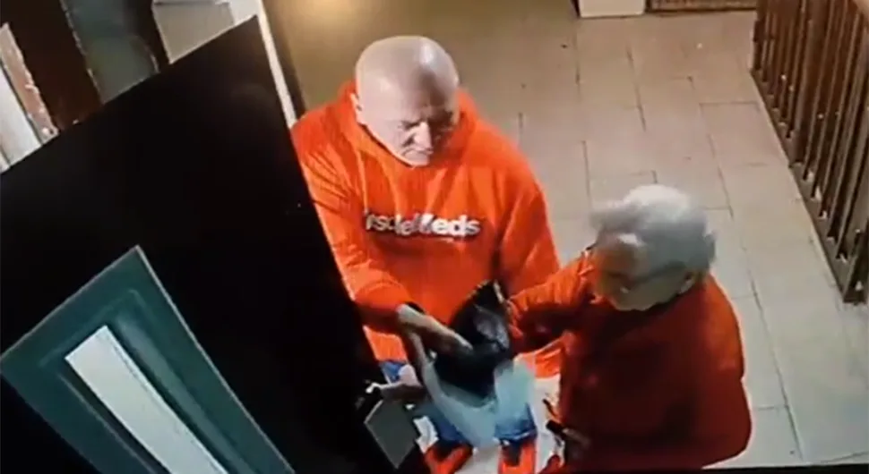 Kamere snimile muškarca kako krade starici novčanik