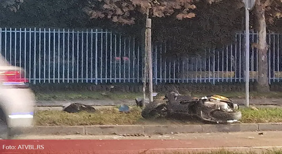 Dijelovi rasuti po putu - Teška saobraćajka kod Kampusa, povrijeđen motorista