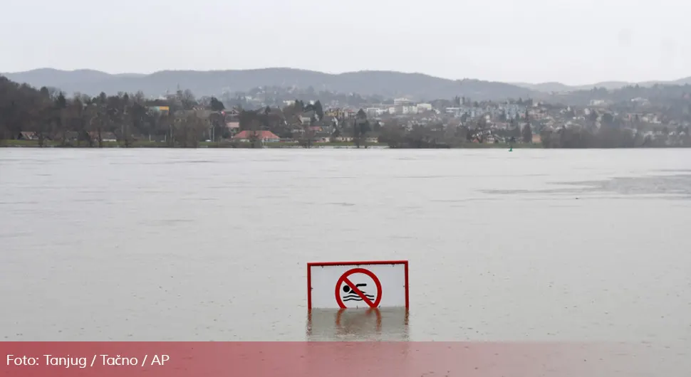 Дунав пријети да се излије у Бечу, Аустрија мобилисала 1.000 војника