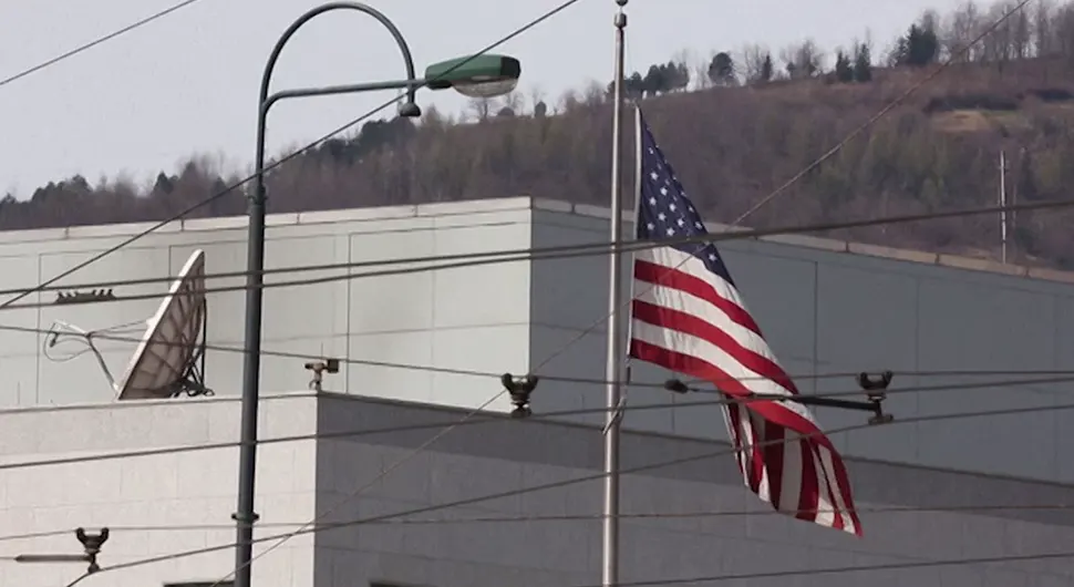 Како је Америчка амбасада 2005. купила земљиште бивше касарне Маршал Тито у Сарајеву?