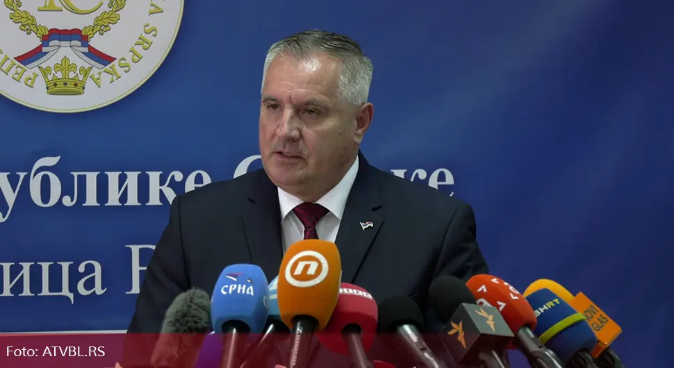 Višković: Živi ljudi upisani kao žrtve u Potočarima