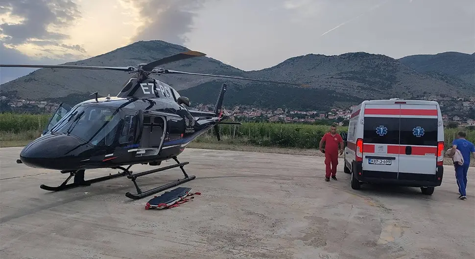 Двомјесечна беба хеликоптером превезена из Бањалуке у Београд