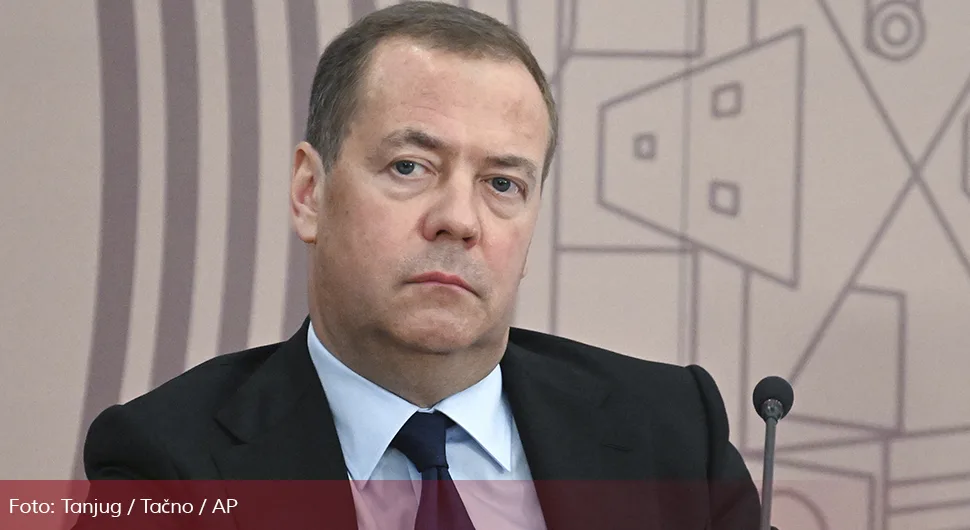 Dmitrij Medvedev: Zgazićemo reptila