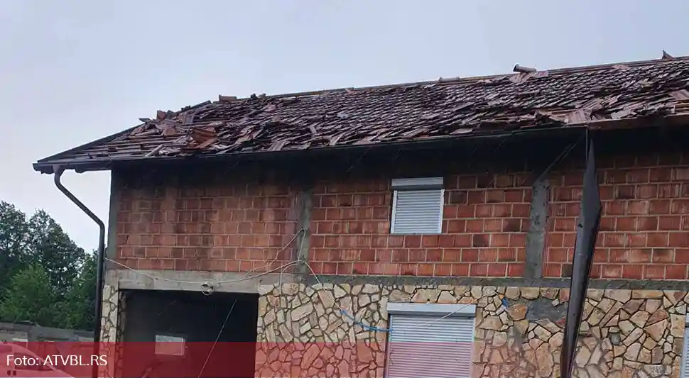 Nevrijeme u Banjaluci otkidalo krovove: Pogledajte štetu u Mišinom Hanu