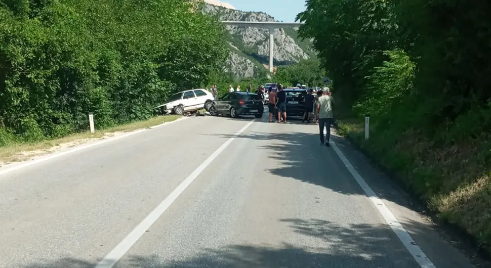 Žestok sudar više vozila u BiH, saobraćaj potpuno obustavljen