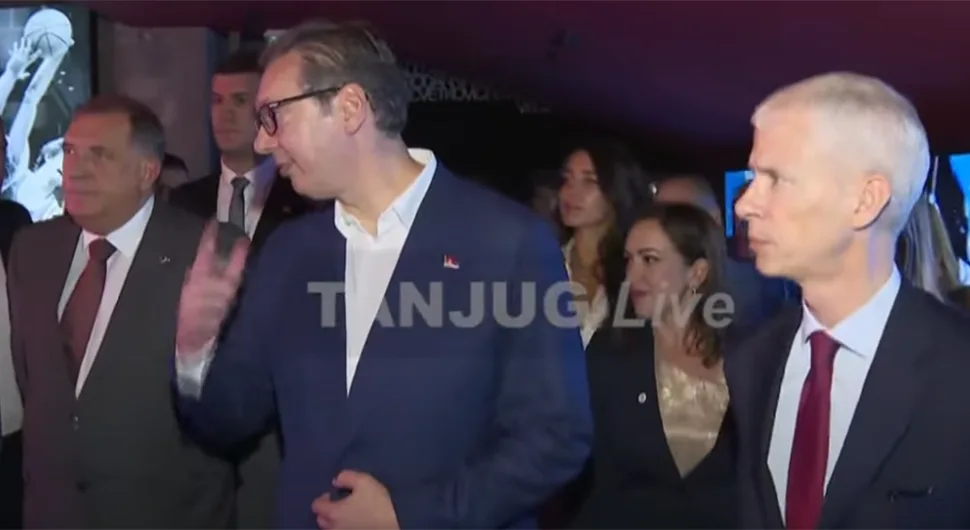 Otvorena Srpska kuća u Parizu, prisustvovali Dodik i Vučić
