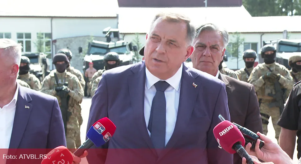 Dodik: Komemoracija pretvorena u politički ratnohuškački miting, bestidna zloupotreba vlastitih žrtava