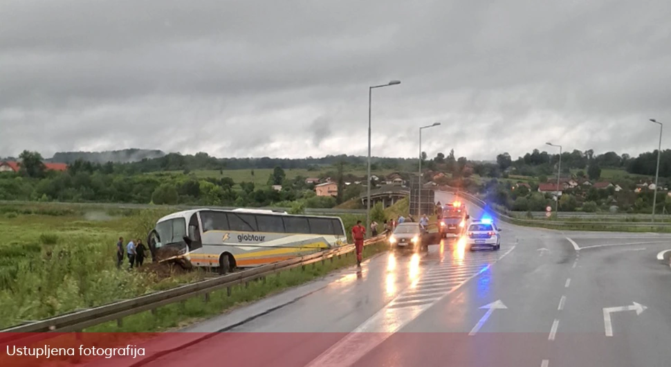 Povrijeđen vozač autobusa iz Breze, prebačen na UKC Srpske