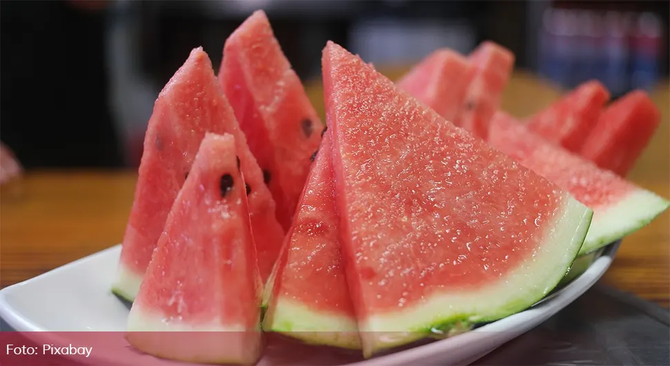 Zašto je bitno da jedemo lubenicu tokom tropskih vrućina