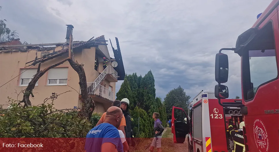 Grom spalio potkrovlje kuće u Čelincu