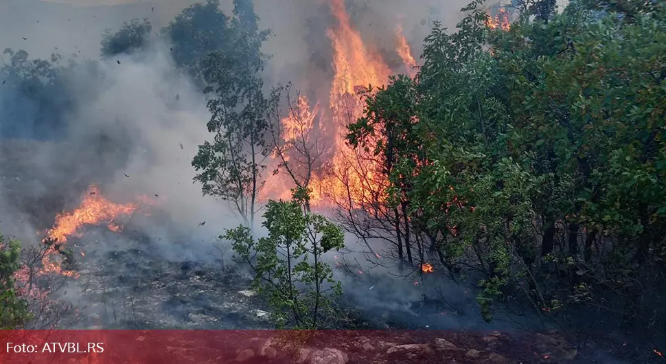 Požar na području bilećkog sela Korita i dalje aktivan