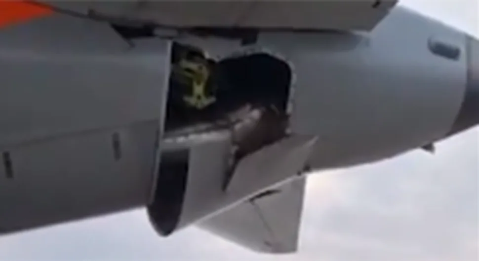 Авиони пуни путника се сударили на писти: Објављен снимак