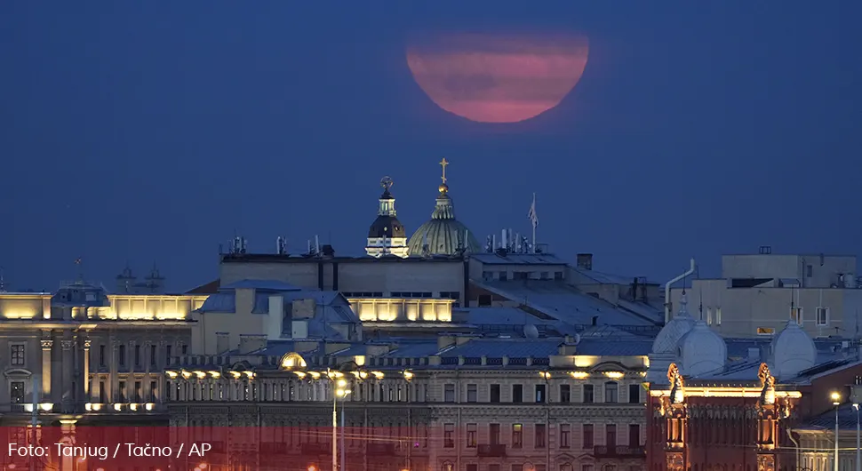 Плави супермјесец постао црвен, стигло објашњење