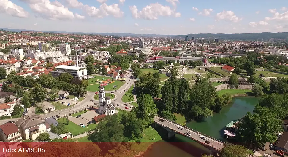 Jasmina iz Banjaluke sa 19 godina završila s maminim novim mužem