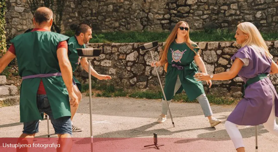 Na Kastelu održane Viteške igre, na Vrbasu građani pecali poklone