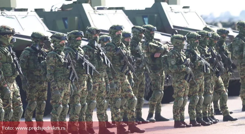 Приказ способности Војске Србије: Додик и званичници Српске стигли у Батајницу