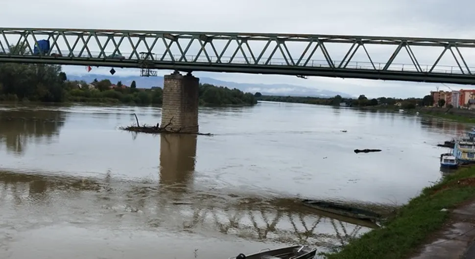 Vodostaj rijeke Save u porastu: Da li je Gradiška ugrožena?