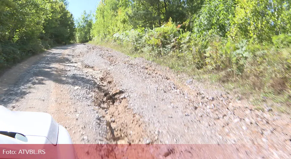 Mještani Vilusa ''šumskim putem'' do kuća