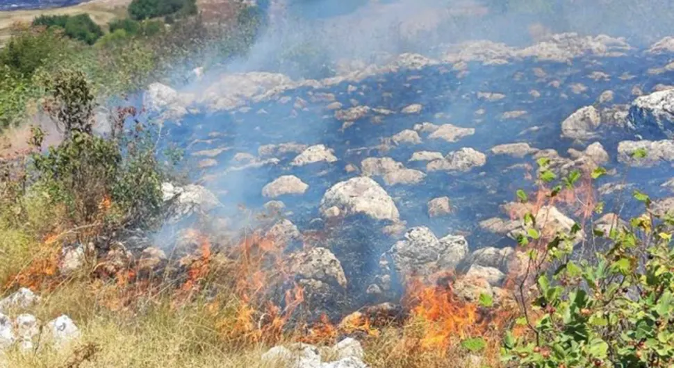 Veliki požar u nekoliko ljubinjskih sela, ugrožene kuće