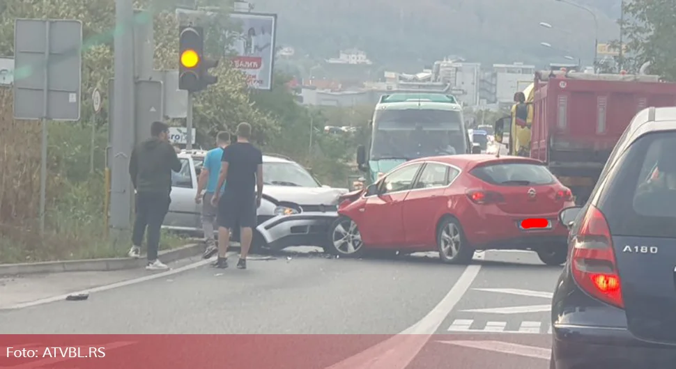 Судар код Приједорске петље, стварају се велике гужве