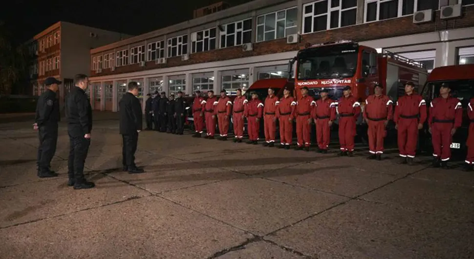 Spasioci iz Srbije krenuli u ugrožena područja u BiH