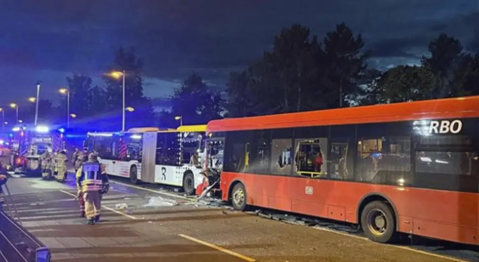 U sudaru dva autobusa povrijeđeno oko 50 osoba