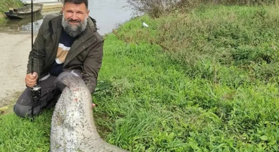 Nebojša Šarić iz Srpca ulovio soma teškog 67 kilograma! (FOTO)