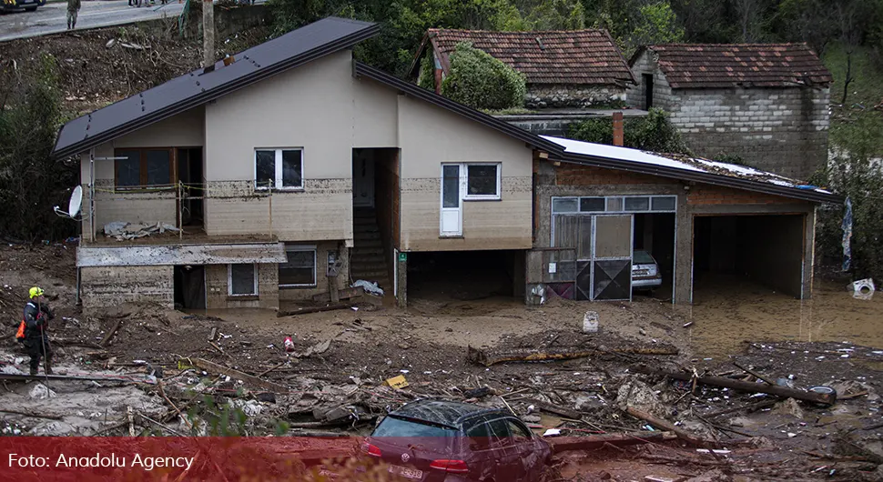 Poplave u BiH: Pronađena živa osoba