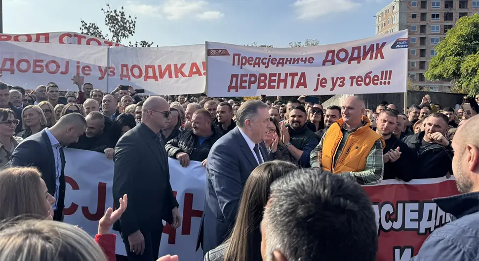 Предсједник Додик дочекан пјесмом 