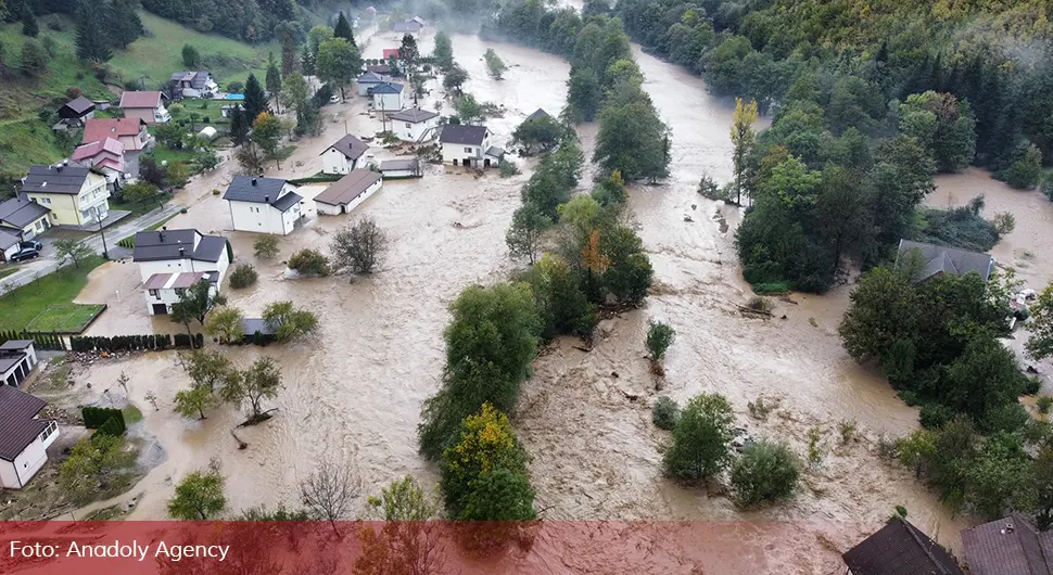 Katastrofa snimljena iz vazduha: Pogledajte razmjere haosa