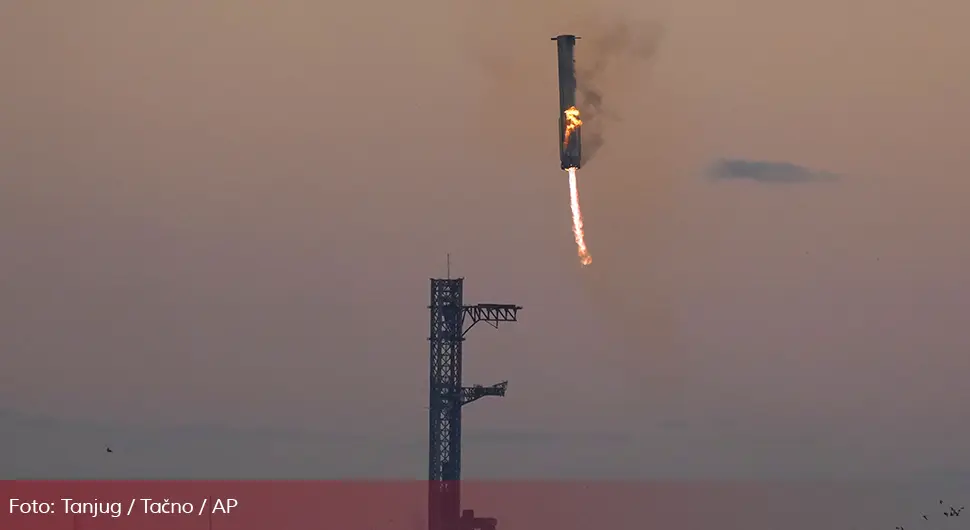 Istorija ispisana: Najveća raketa na svijetu uspješno sletjela