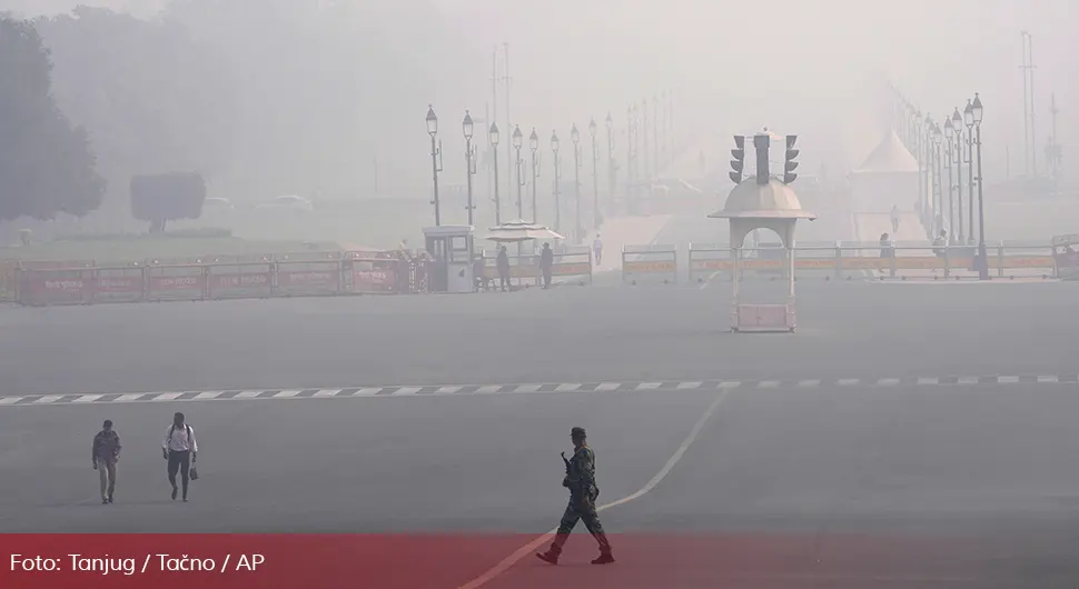 Toksični smog u Indiji prekrio Tadž Mahal, odloženi letovi za Nju Delhi