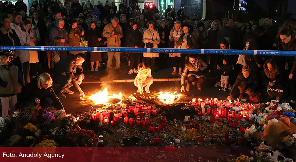 Ljudi bijesni zbog pjevača koji su pjevali nakon tragedije u Novom Sadu: ''Stidi li se neko?''