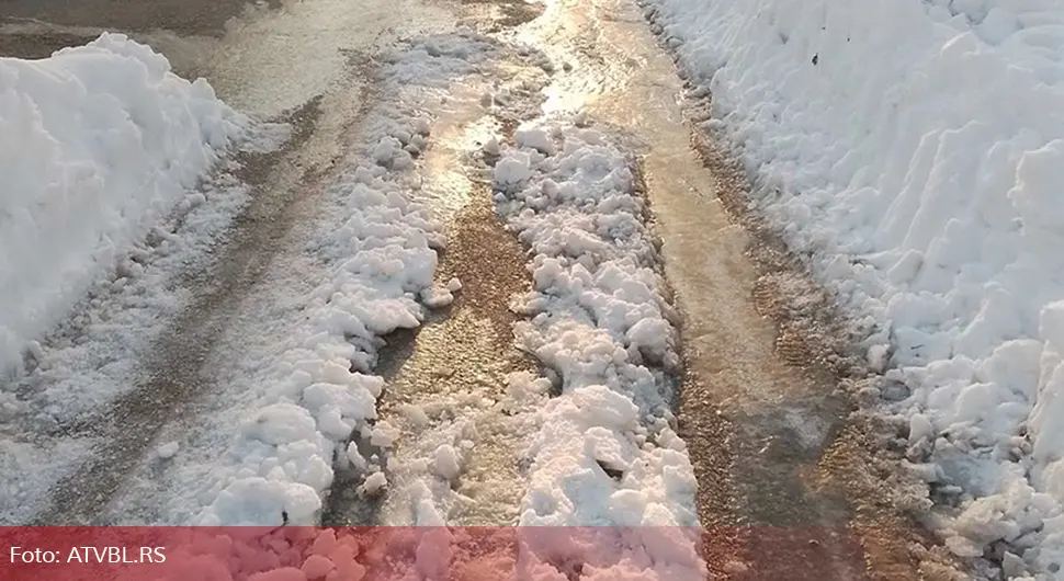 Бањалучка улица као стакло: Људи падају, ни зрно соли није бачено