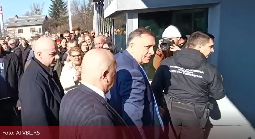 Predsjednik Dodik stigao u Sud BiH: Sarajevom se ori ''Mile, Mile''