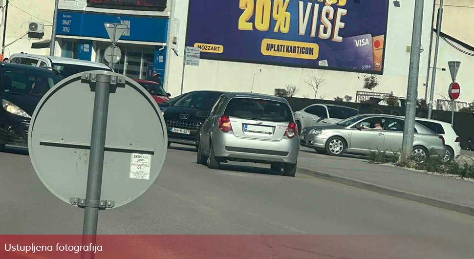 Vozilom ušao u suprotni smjer i izazvao kolaps u centru Banjaluke