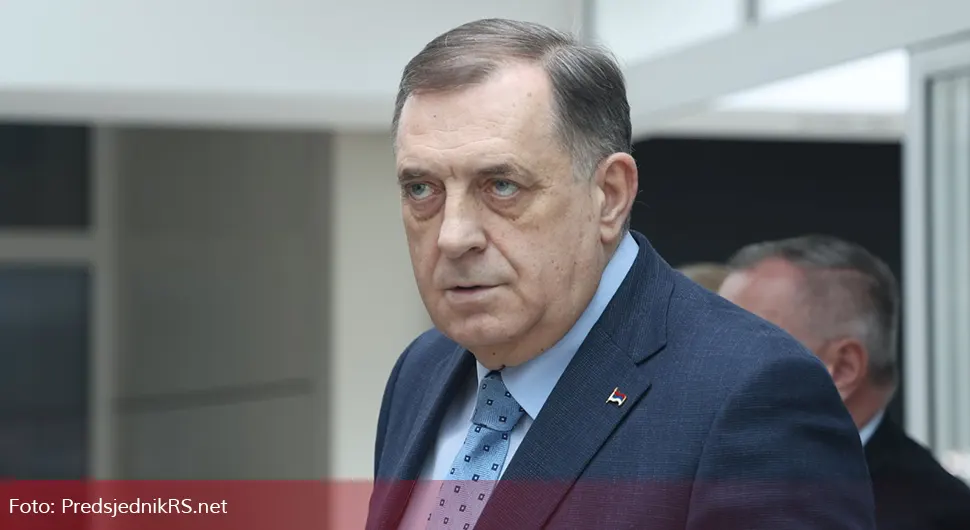 Dodik: Srpska čvrsto stoji uz predsjednika Srbije, udar na državu mora da stane